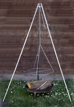 Relags Dreibein Feuergestell Mit Grillrost