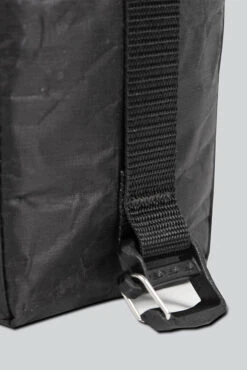 Hyperlite Mountain Gear Shoulder Pocket 11 Hyperlite Mountain Gear Shoulder Pocket -Expedition Gear ShoulderPocket BACK DETAIL